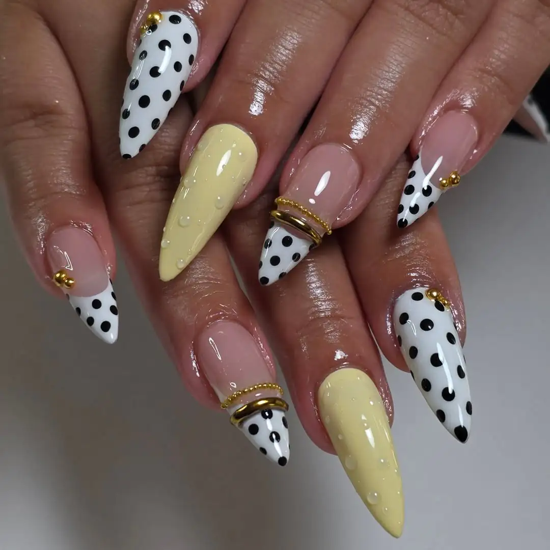 Almond Nails.12