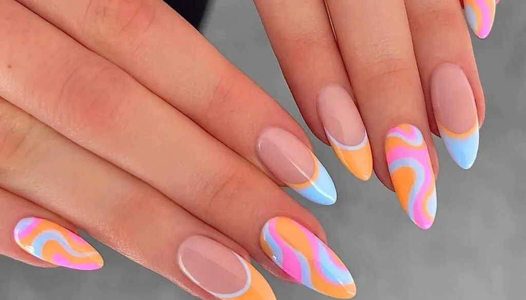 swirly features + french 🧡🩵🩷(how amazing are these natural nails! 💅🏼😮_💨)inspo via @by_han