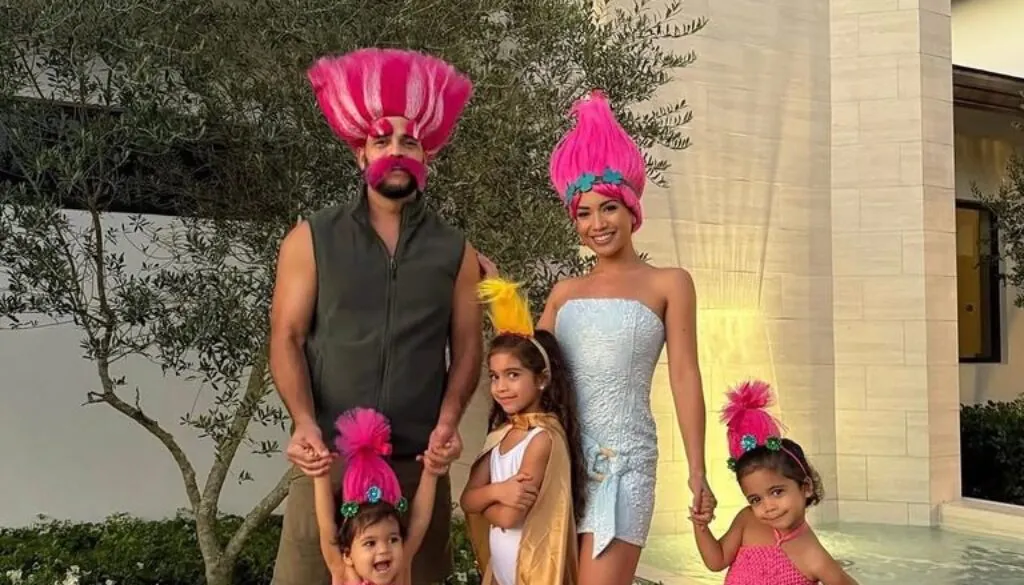 Family Halloween Costumes (10)