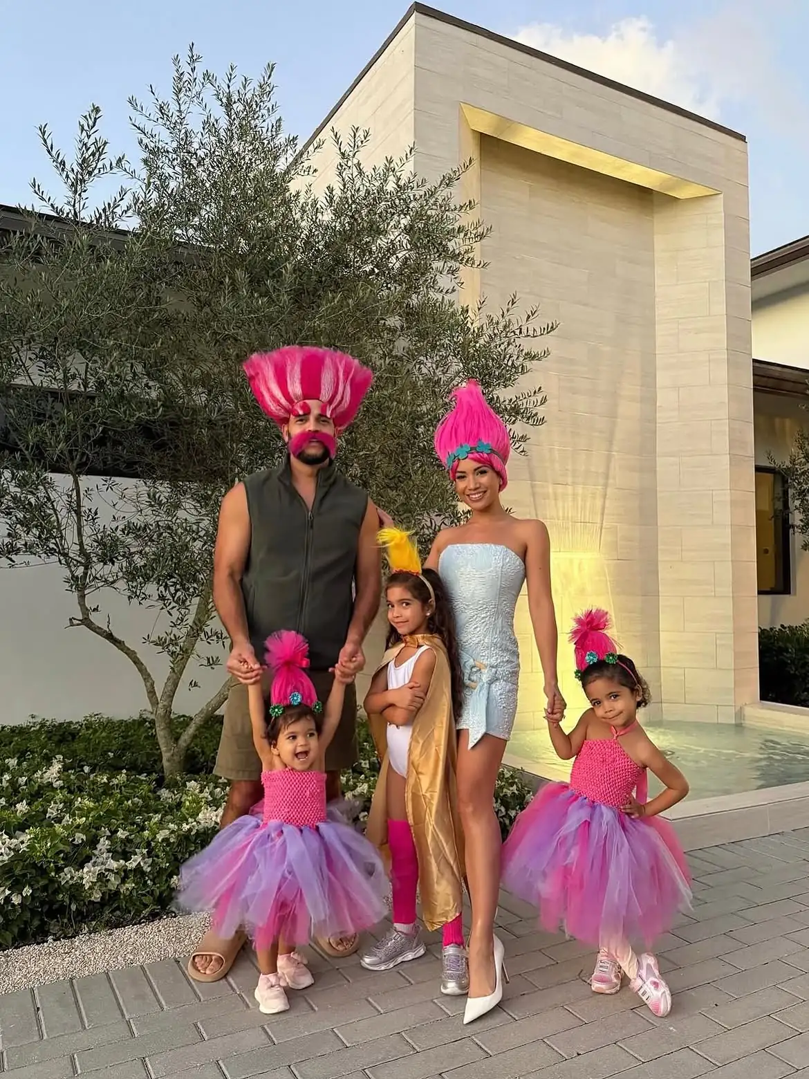 Family Halloween Costumes (10)