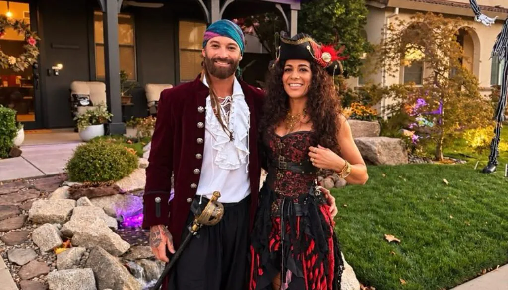 Halloween Couple Costumes (10)
