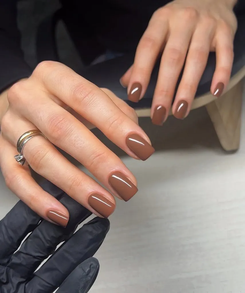 glossy warm brown square manicure on short natural nails